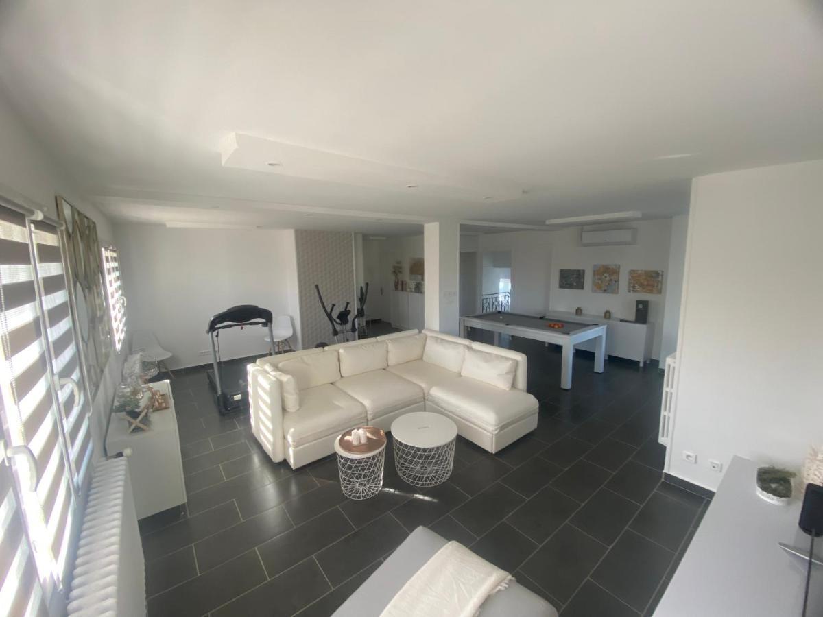 Chambre Dans Logement Partage Chez L Habitant Avec Piscine De 1 A 3 Chambres Grieges Dış mekan fotoğraf