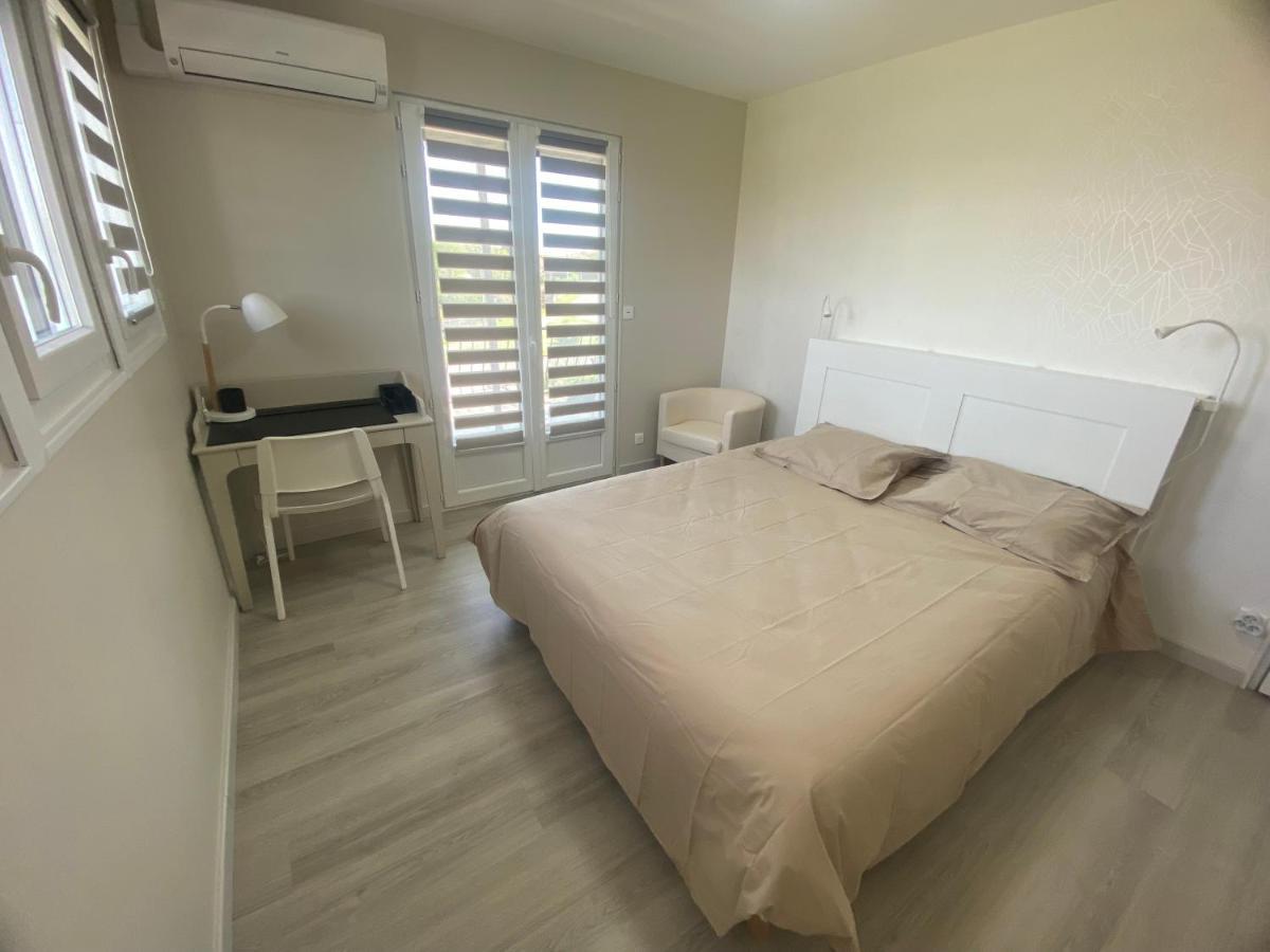 Chambre Dans Logement Partage Chez L Habitant Avec Piscine De 1 A 3 Chambres Grieges Dış mekan fotoğraf