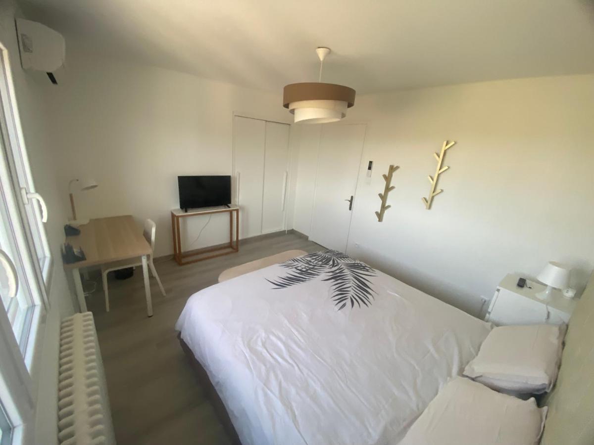 Chambre Dans Logement Partage Chez L Habitant Avec Piscine De 1 A 3 Chambres Grieges Oda fotoğraf