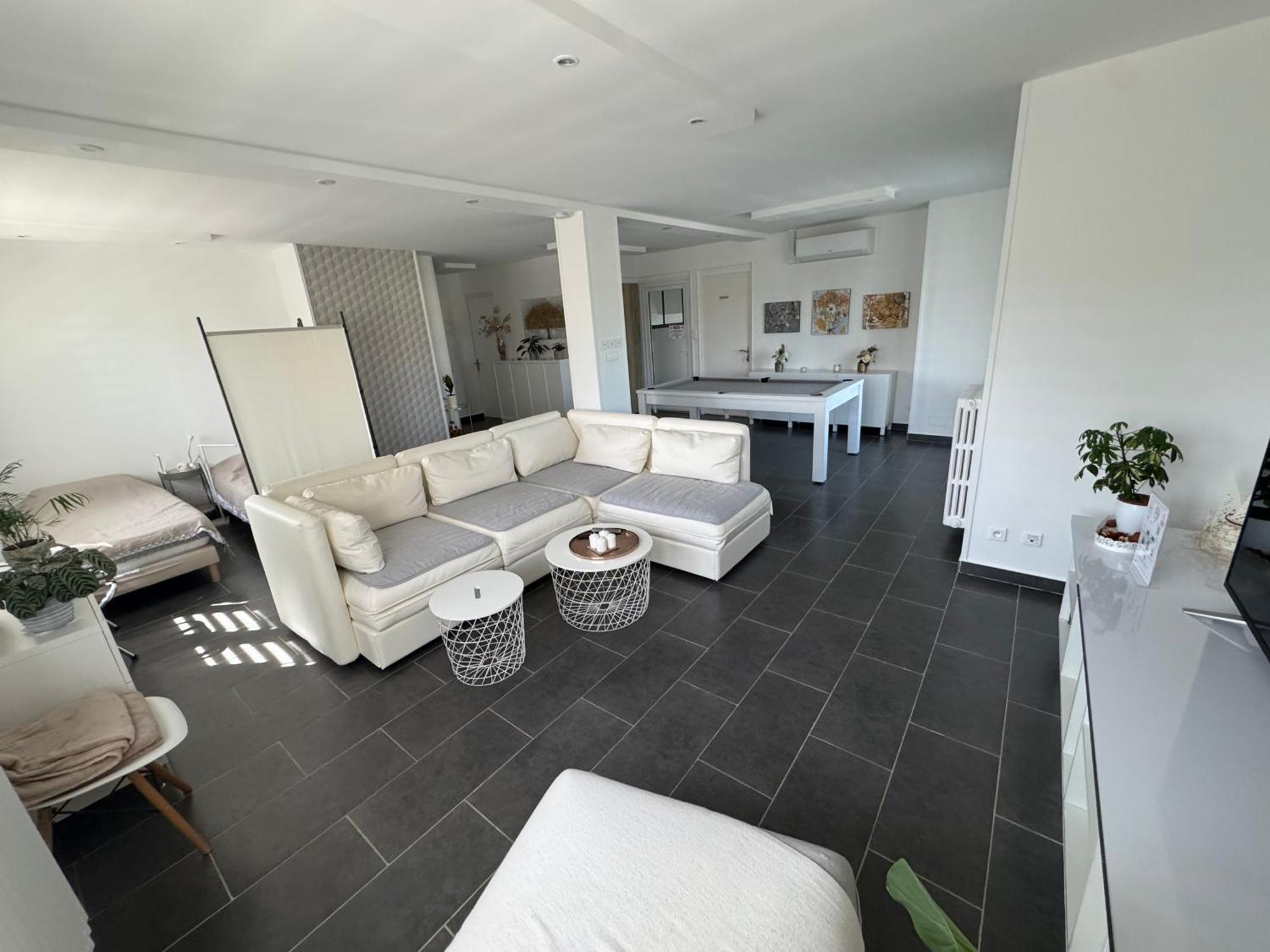 Chambre Dans Logement Partage Chez L Habitant Avec Piscine De 1 A 3 Chambres Grieges Dış mekan fotoğraf